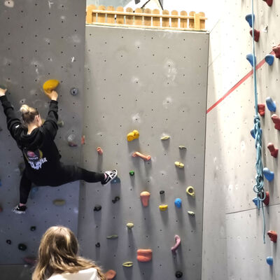 Bild vergrößern: 2025-05 BBS Wema Montag Exkursion (36)