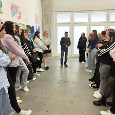 Bild vergrößern: 2025-05 BBS Wema Prsentation Malerei (8)