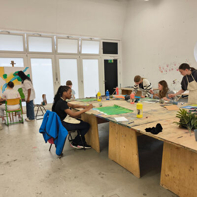 Bild vergrößern: 2025-06 Gym Stephaneum Malwerkstatt (2)